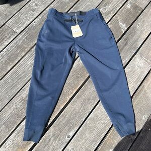 N running men’s sweatpants sz L NWT